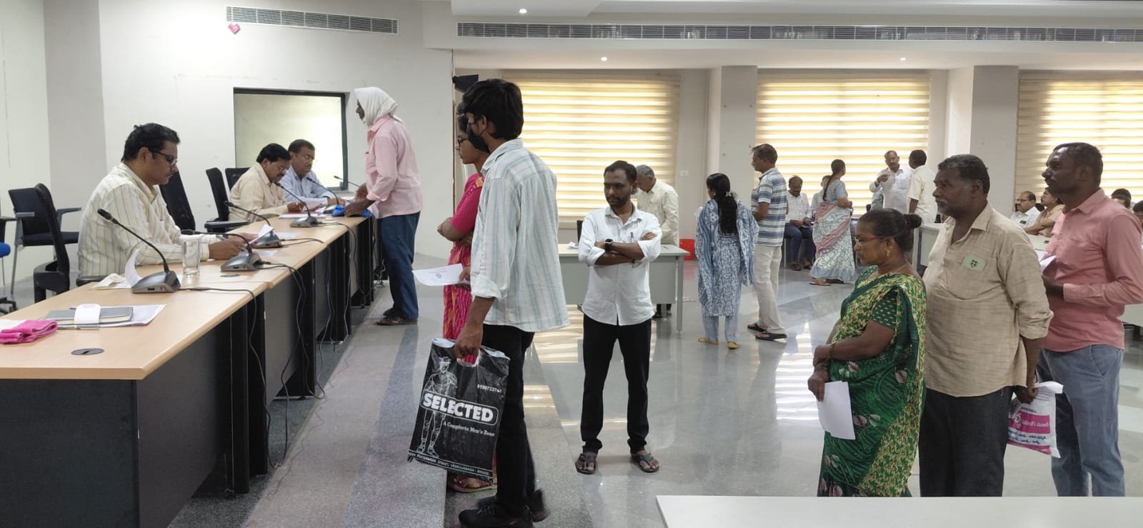 ప్రజావాణికి 253 దరఖాస్తులు  స్వీకరించిన అదనపు కలెక్టర్ గడ్డం నగేష్